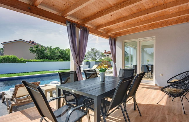 House in Valbandon Near Brijuni National Park - Photo 23