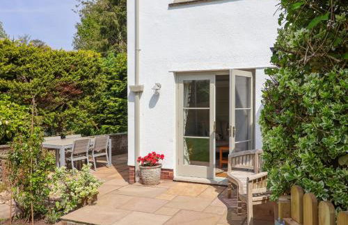 Questant Lodge - Photo 15