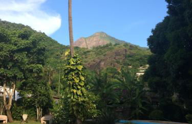 Casa Colonial Térrea no Saco da Capela em Ilhabela - Foto 1