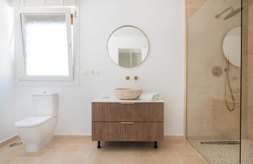 Dream beach-side villa with sea views & close to golf - Photo 70