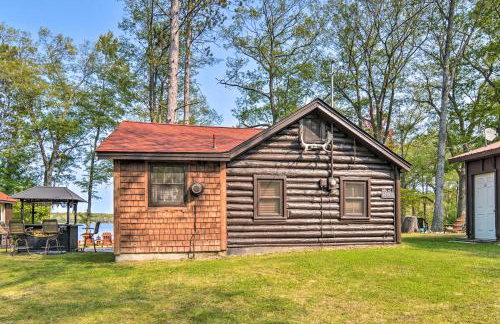 Lake Livin Cozy Cabin with Dock, Bar, 2 Kayaks - Foto 25