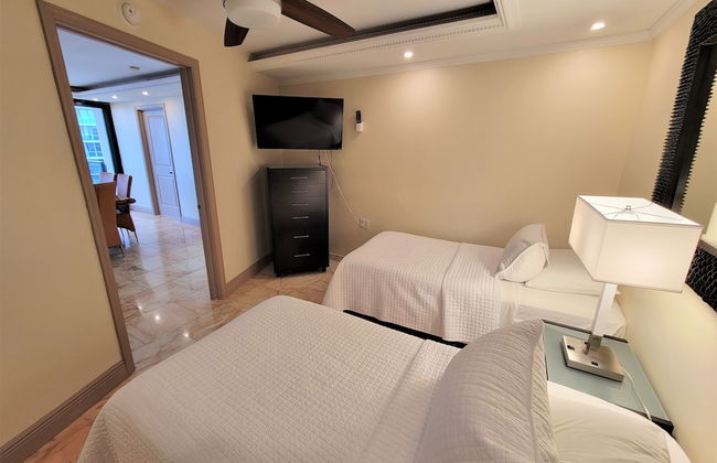 Alexander 807 5 Bedroom Apts by RedAwning - Foto 2