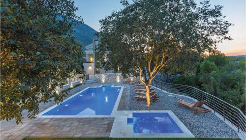 Six-Bedroom Holiday Home In Zagvozd - Foto 4
