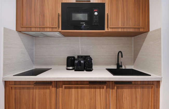 Elegant Comfort in the Heart of Paris-notre Dame - Photo 10