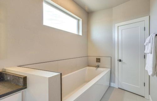 Luxe Living: Grand Junction Home w/ Hot Tub, Views - Foto 14