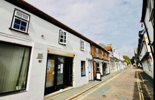 Apartment with Roof Terrace - Centre of Yarmouth - Photo 1