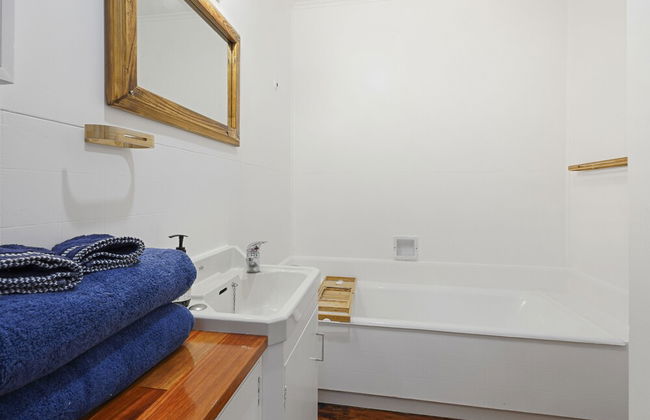 Lakeview Escape with spa - sauna - patio - Photo 36