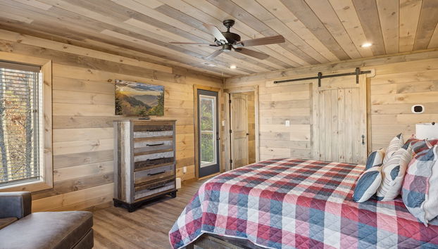 Treehouse Lodge 5 Bedroom Cabin by RedAwning - Foto 4, Habitación