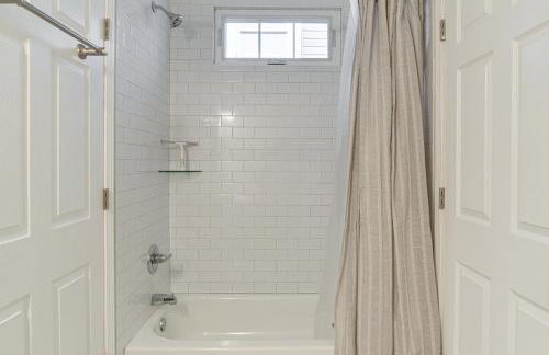 Louisville Charm Near the Derby Apt with Yard! - Foto 14