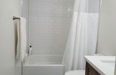 Renovated 2 Bed Walltown Home Walk to Duke! B - Foto 17