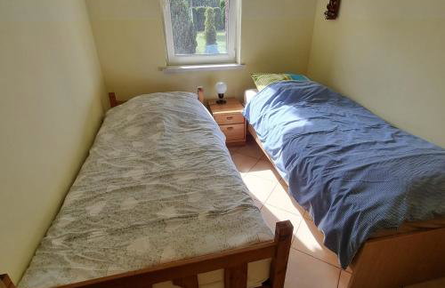 Duży dom letniskowy - bliźniak nad jeziorem Skarlińskim I 180m od jeziora I łódka wiosłowa w cenie - Foto 13