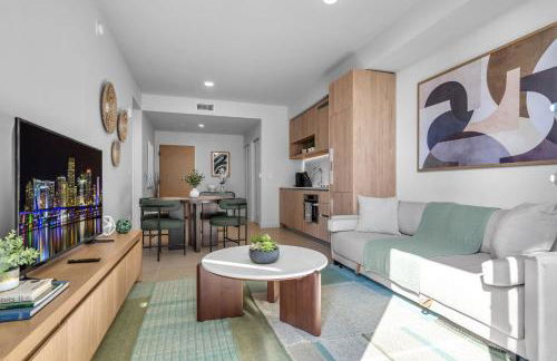 Modern Chic 1BR Downtown with Rooftop Pool & Views - Foto 4