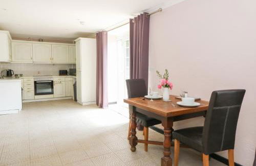 Garden Apartment - Photo 6