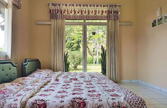 Vila Bunga Merah Gelatik - Photo 8