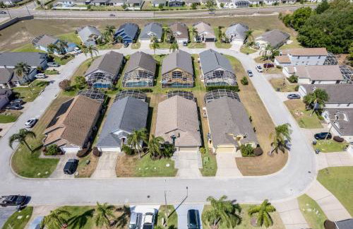 Great Location, gated community, private heated POOL - Foto 42