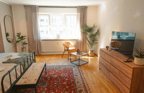 K15 Cozy, Unique & Spacious 3-Room Apartment with Balcony or Single Room by LIPA - Foto 17