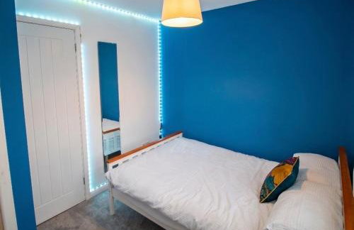 3 Bed House - Sleeps 6 - Parking - Pets - Garden - Foto 13