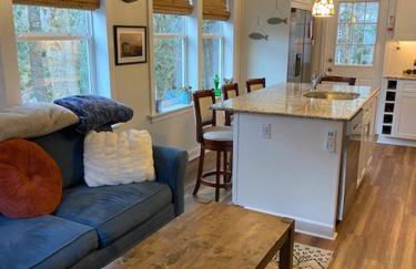 River Run Cottage Modern 2BR Waterfront Retreat in Linville Land Harbor - Foto 8