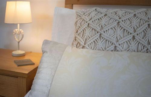 Stunning cottage with hot tub - Photo 42