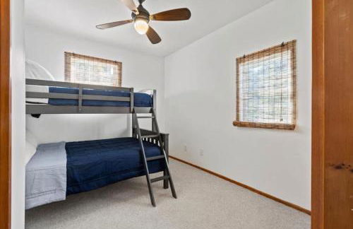 Cozy Home with Game Room and Fire Pit - Foto 19