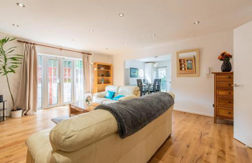 London Stratford - Spacious 2 bed flat with secured parking & private garden - Foto 17