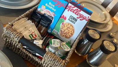 Entire 2 bedroom house. - Foto 3