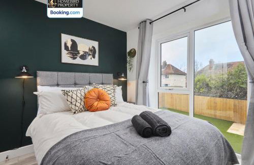 Spacious 4BDR House By Homebird Property Management Short Lets & Serviced Accommodation Leeds With Private Parking & Garden - Foto 27