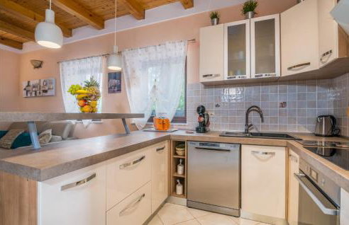 Lovely Home In Lakmartin - Photo 4