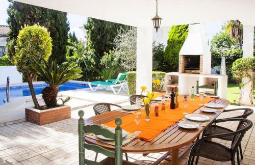 High Quality, Spacious, 4 Bedroom private Villa - Photo 24