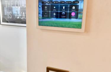 Luxury Ocean-View Rooftop | Steps to Beach | A/C - Photo 20