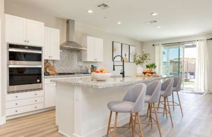 Desert Eden by Avantstay 6BR w/ Ensuite Backyard Oasis w/ Pool & Hot Tub! - Foto 14