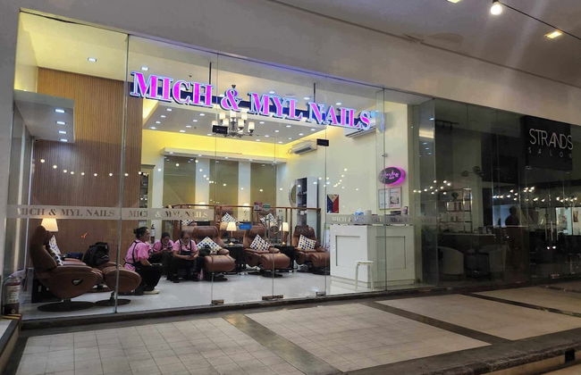 1 Bed Apartment - Sleeps 7 - Pool & Wifi - Photo 20