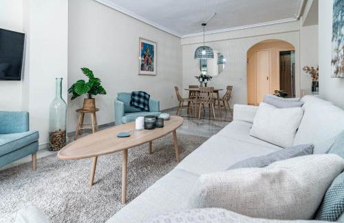 Sensational and Exotic 3-Bedroom Retreat in Nueva Andalucia with a Palm Garden - Foto 7