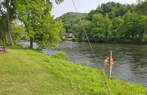Smoky Mountain Basecamp Just 5 Mins to Harrah Casino - Foto 26
