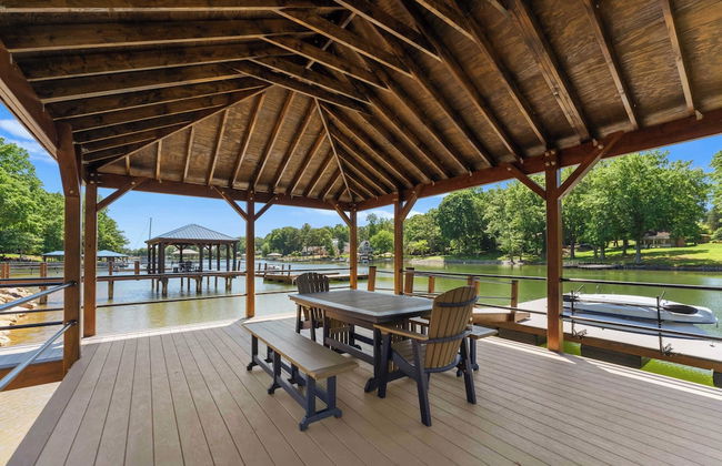 Blue Heron by Avantstay Lakefront, Dock, Pool, Theater Sleeps 22 - Foto 60
