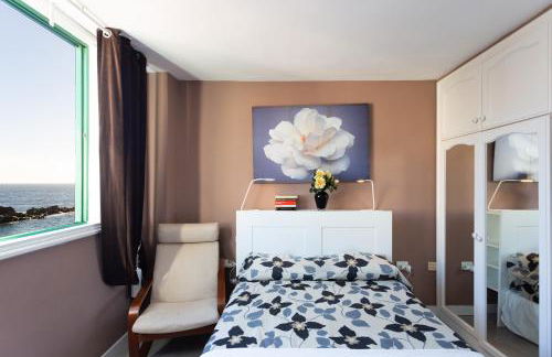 Home2Book Charming Sea Front House - Foto 17