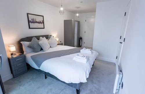 Luxury City Centre Flat with Balcony by Kammili Properties - Photo 3