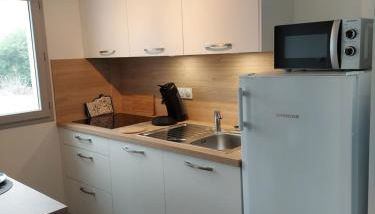 Traezh - appart-sympa - T3 en plein centre de Plœmeur - Foto 5, stove, dishwasher, toaster, minibar