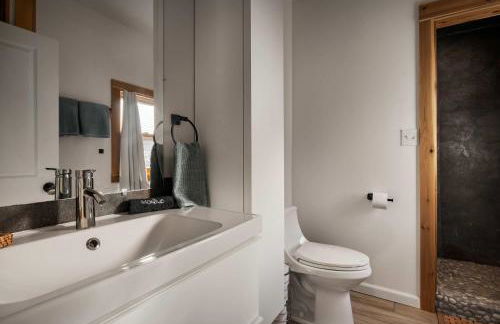 Riverfront w Deck Grill Fire pit & Climbing Wall - Photo 27