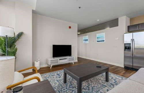 2BR Downtown Apartment with Gym & Deck - Foto 8