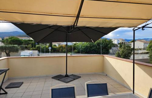 Grand T2 A DEUX PAS DE LA PLAGE LOZARI - Foto 9