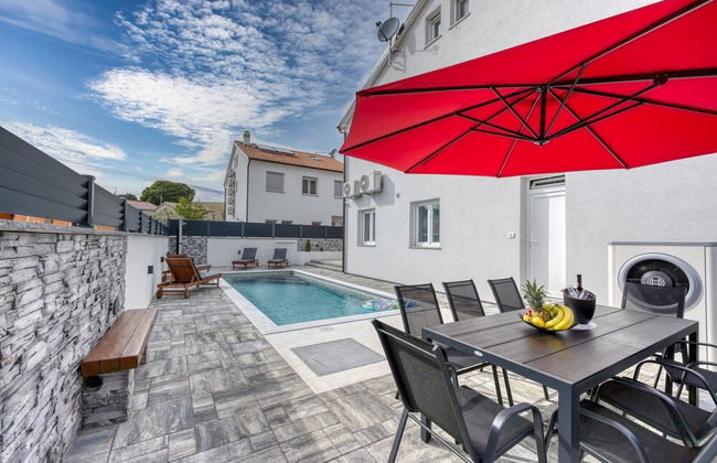 Peaceful Blooming Villa With Pool - Foto 28