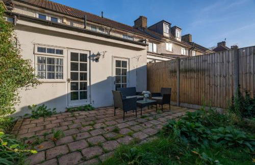 Cosy 3BR House by D3 Short Stay, Sleeps 8, Free on-site Parking & Garden - Foto 41