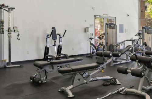 Lux Oasis in Woodland Hills - Foto 42