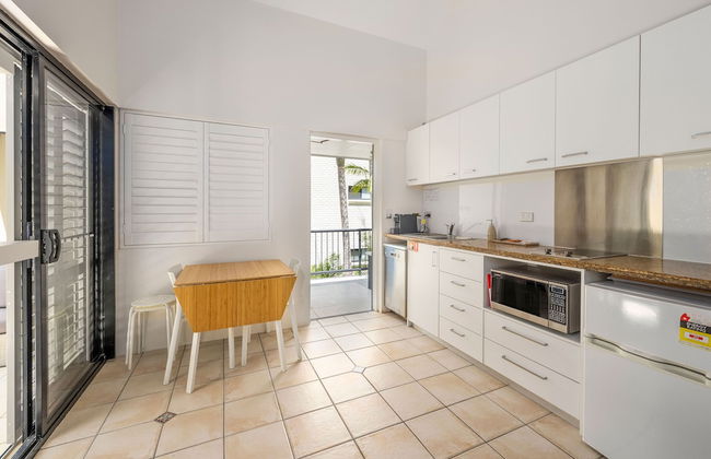 Julians Apartments - Photo 12