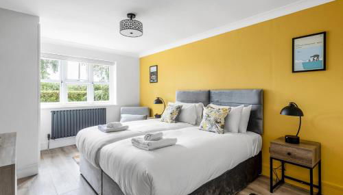 Waterside Cottage - Hot Tub, Mooring, Arcade, Bar - Foto 3