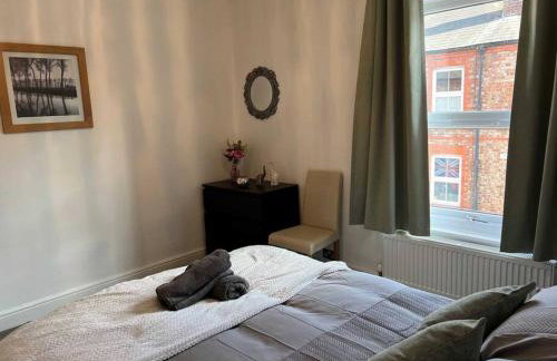 Spacious 2-Bedroom House In Stockton Heath With Free WiFi By Amazing Spaces Relocations Ltd - Foto 10