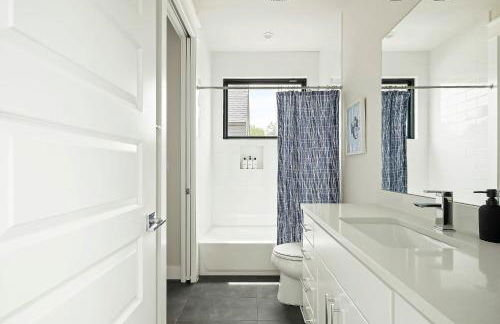 Modern Home in East Austin - Private Pool & BBQ - Foto 27