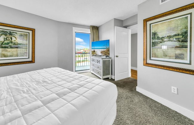 Edgewater Tower 1-305 - Foto 9