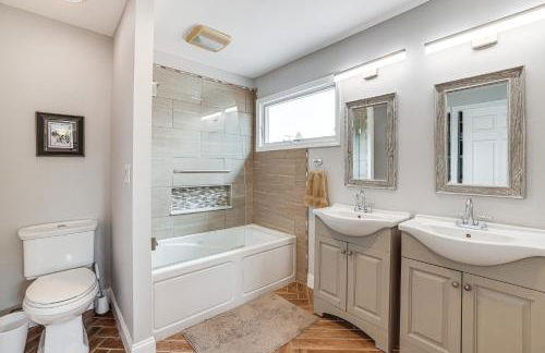 Dock and Backyard Bar Spacious Barnegat Bay Retreat - Foto 15